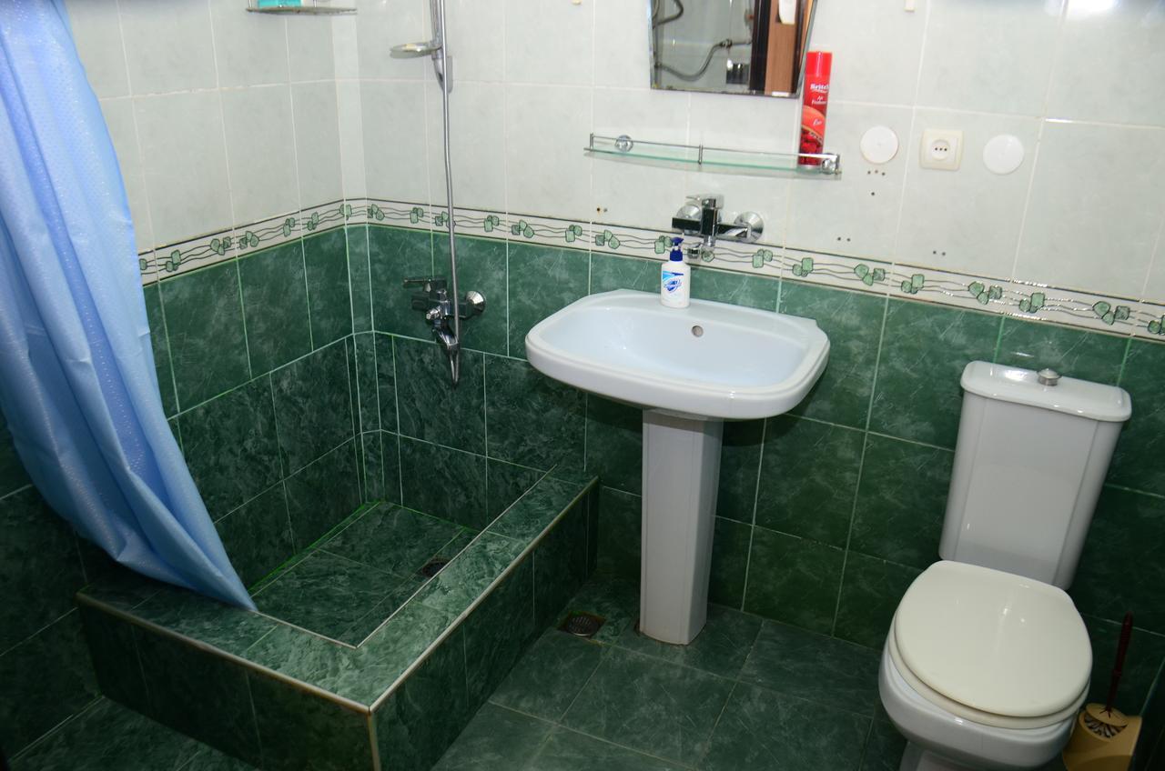 Hostel Batumi Globus Εξωτερικό φωτογραφία